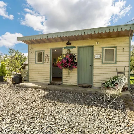 1 Bed In Easton 56742 * Kirklinton