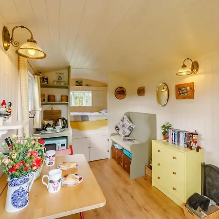 1 Bed In Easton 56742 * Kirklinton