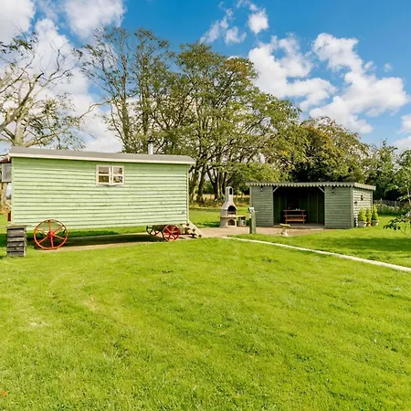 1 Bed In Easton 56742 Kirklinton