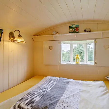 1 Bed In Easton 56742 * Kirklinton