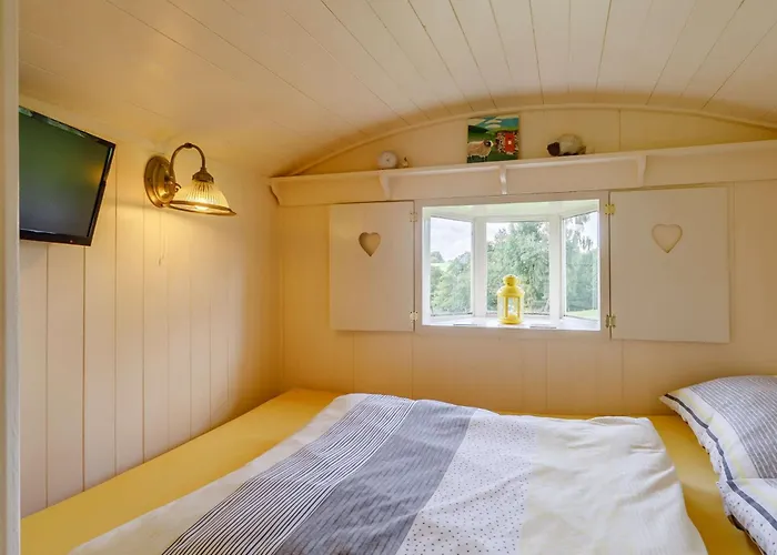 1 Bed In Easton 56742 * Kirklinton